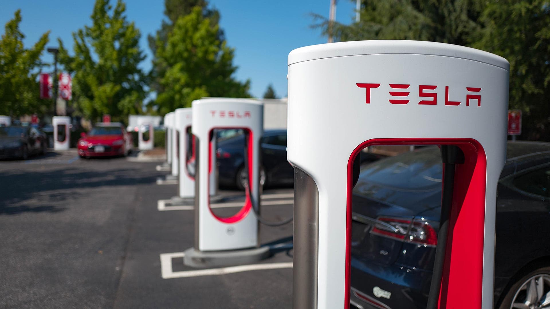 Tesla Puts a Price on Supercharger Use
