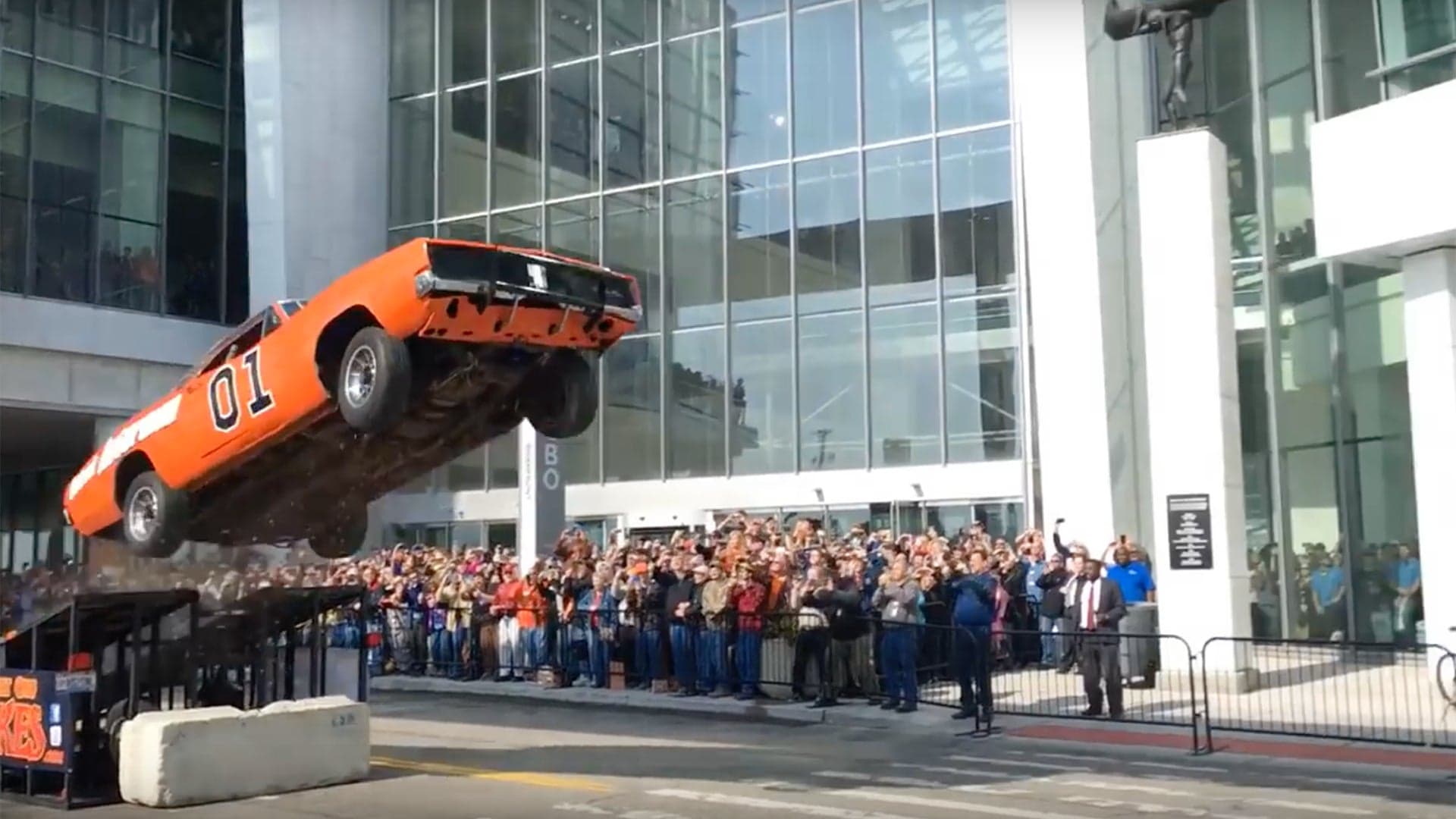 Epic Dukes of Hazzard General Lee Stunt in Detroit Ends, Predictably, in Awesome Crash