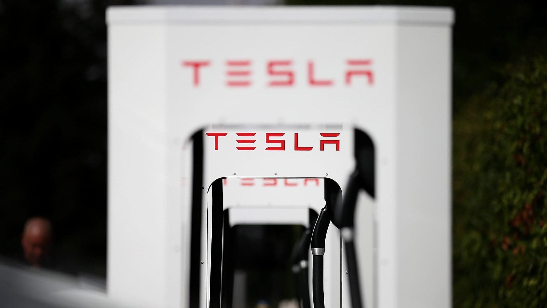 Tesla Says 99 Percent of the U.S. Population Lives Within 150 Miles of a Supercharger