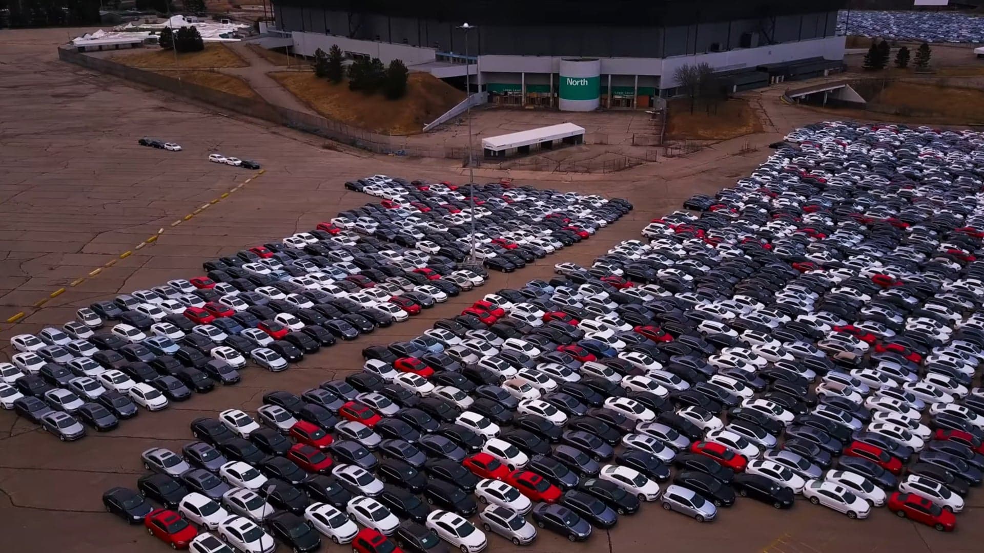 This Volkswagen Dieselgate Staging Area Looks Eerie in 4k