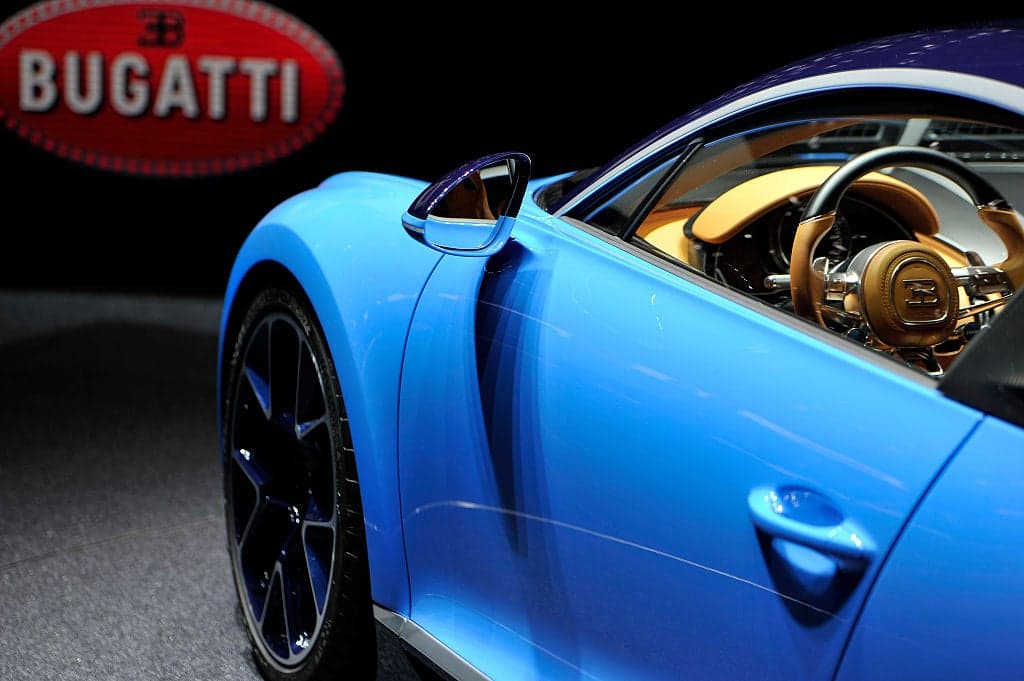Watch the Bugatti Chiron Do 200 MPH In 16 Seconds