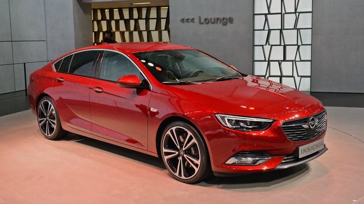 Opel Insignia Debuts Just Days After GM Sells Brand to PSA