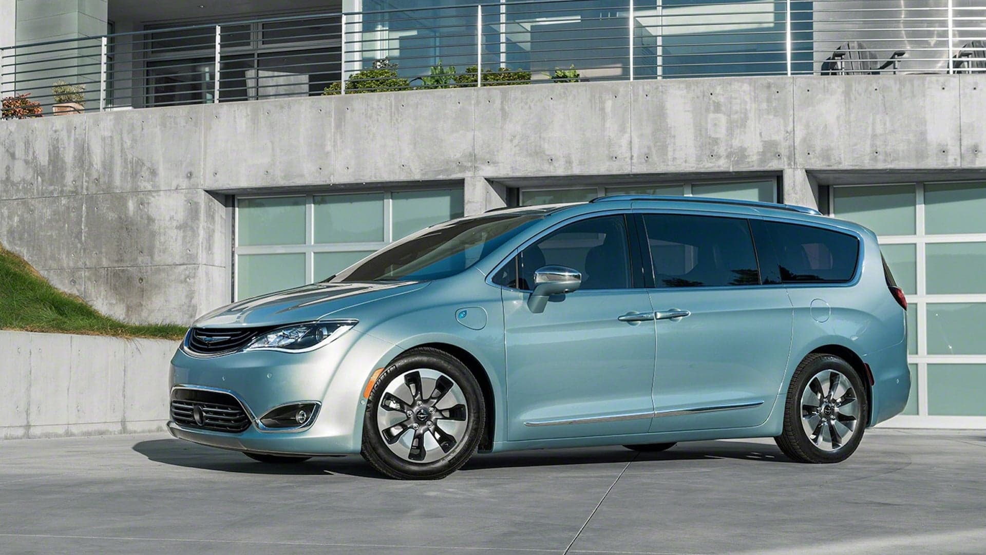 Hybrid Pacifica Buyers Rewarded for Their Patience