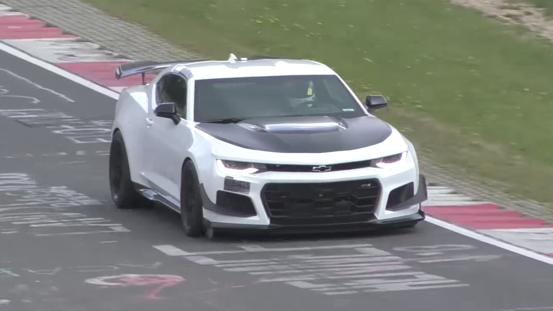 Watch the Chevy Camaro ZL1 1LE Demolish the Nürburgring