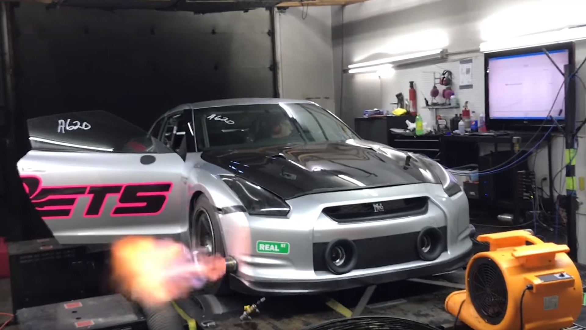 Watch This 6-Second Nissan GT-R Max Out a Dyno With 2,700 Horsepower