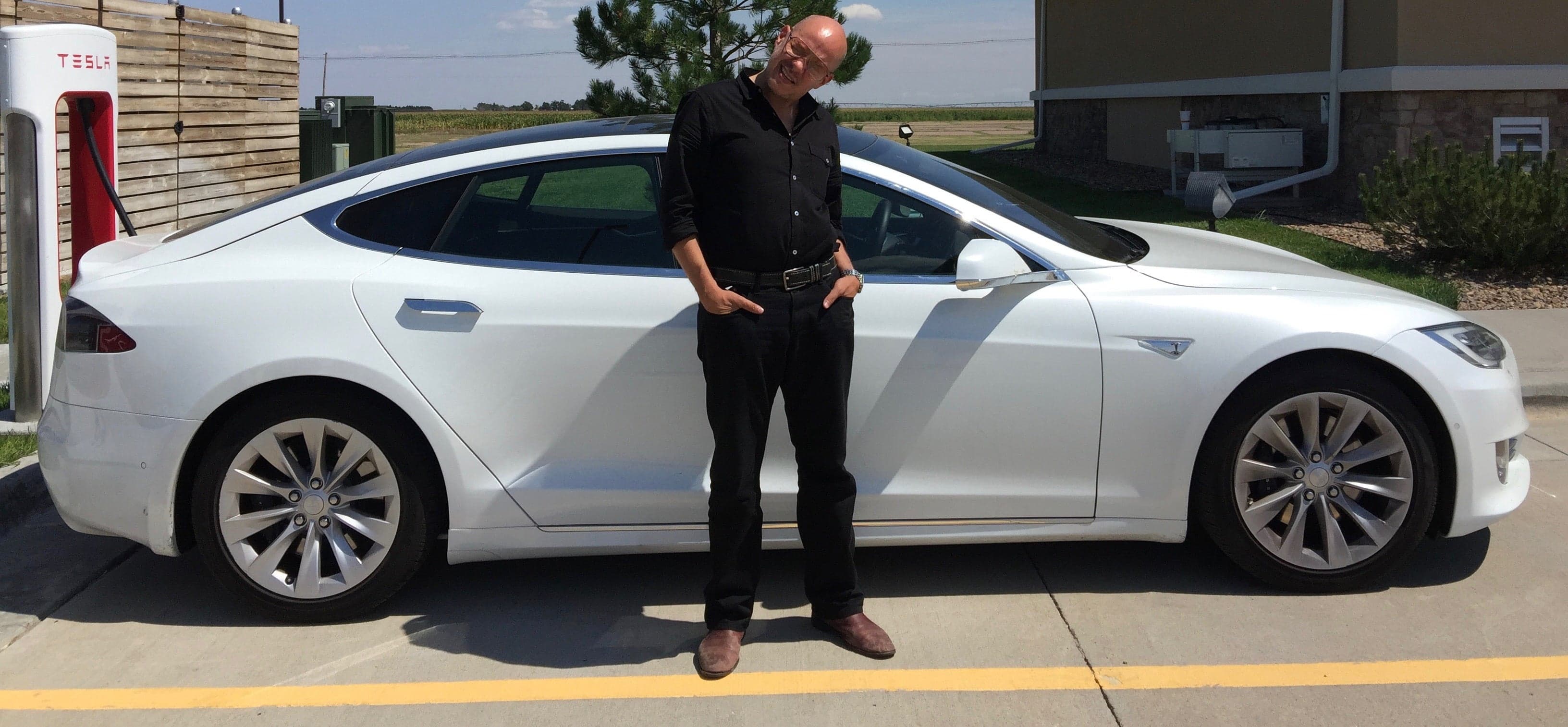 Dear Elon Musk: You Need Me For the Self-Driving Tesla Cannonball Run