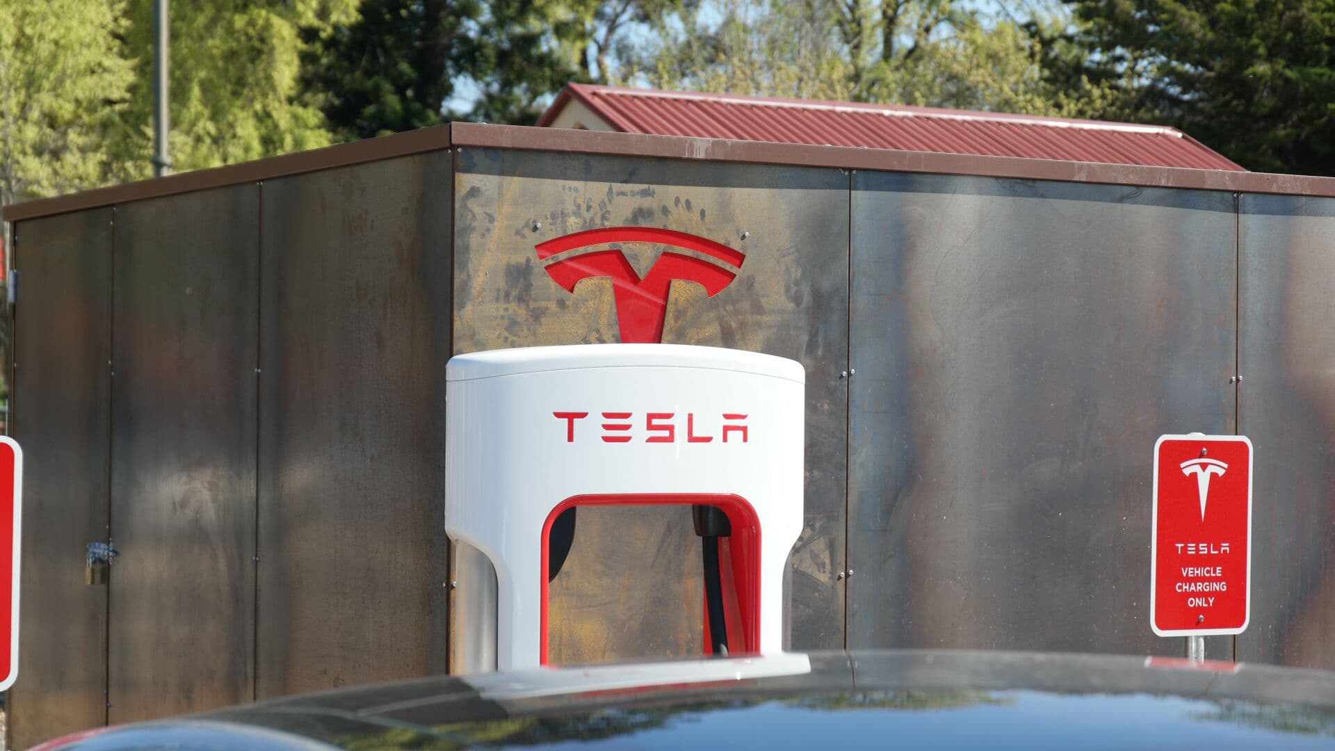 Tesla Reintroduces Free Supercharger Network—Kind Of