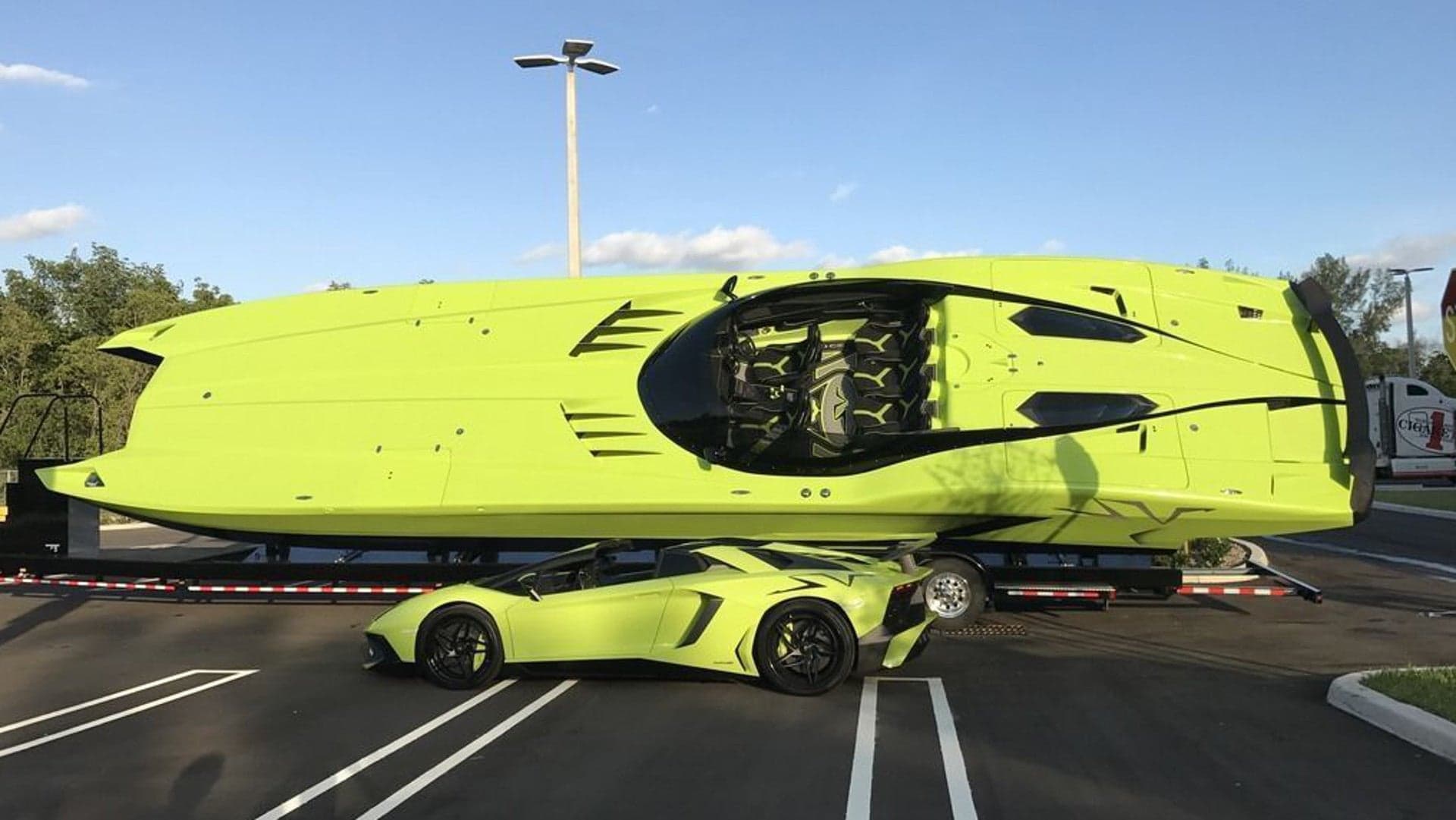 700-Mile Lamborghini Aventador SV and Matching 52-Foot MTI ‘Lamboat’ For Sale