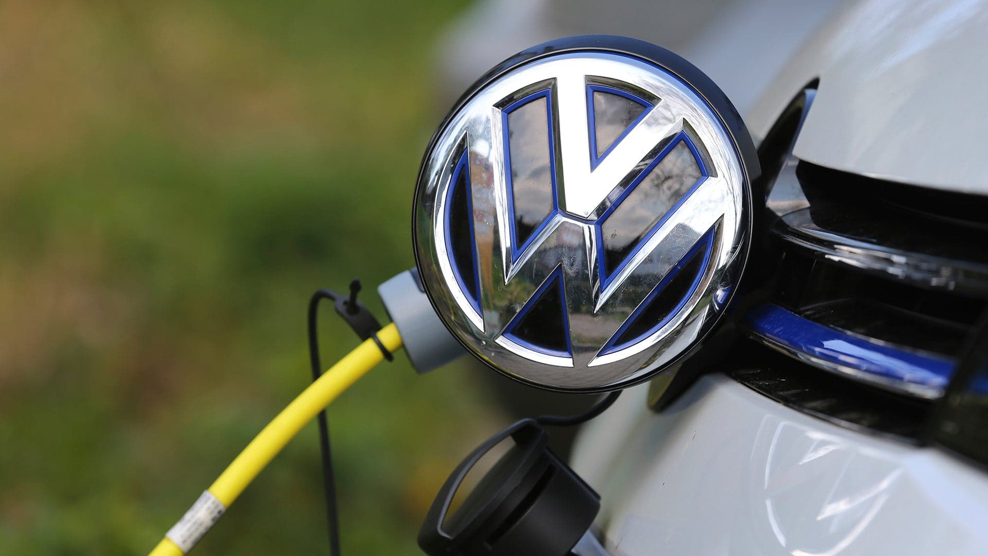Volkswagen to Install Electric Car Chargers at Your Local Walmart
