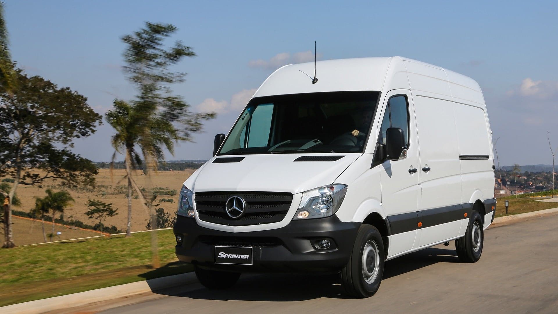 Mercedes-Benz Will Build Electric Sprinter Vans in Germany
