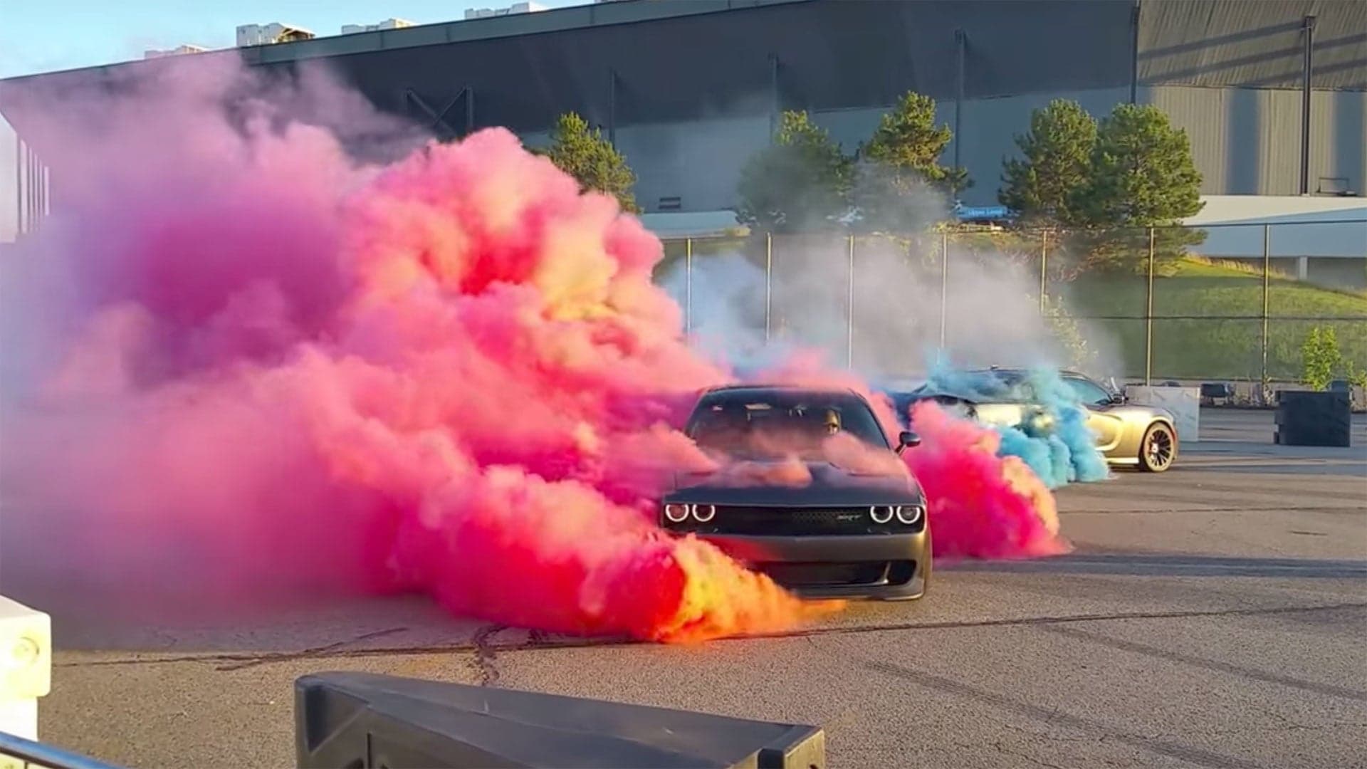 Watch a Dodge Viper Take on 2 Hellcats in an Epic Tug-of-War