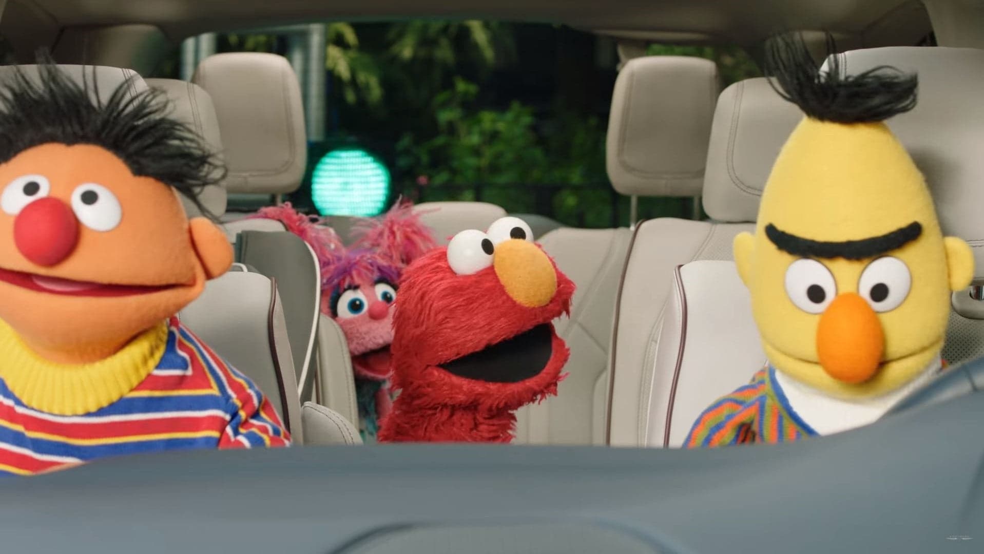 Watch the Cast of Sesame Street Drive the Chrysler Pacifica