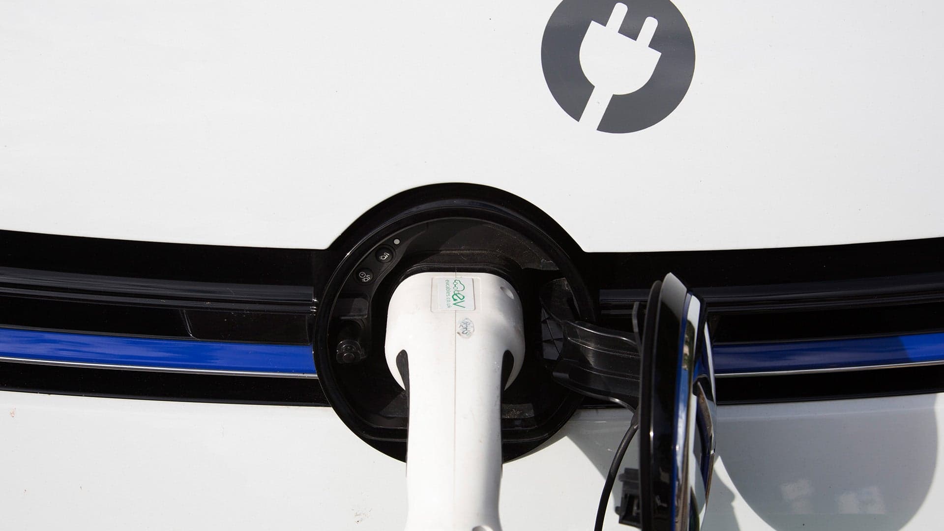 UK Proposes Equipping Every New Home for Electric-Car Charging
