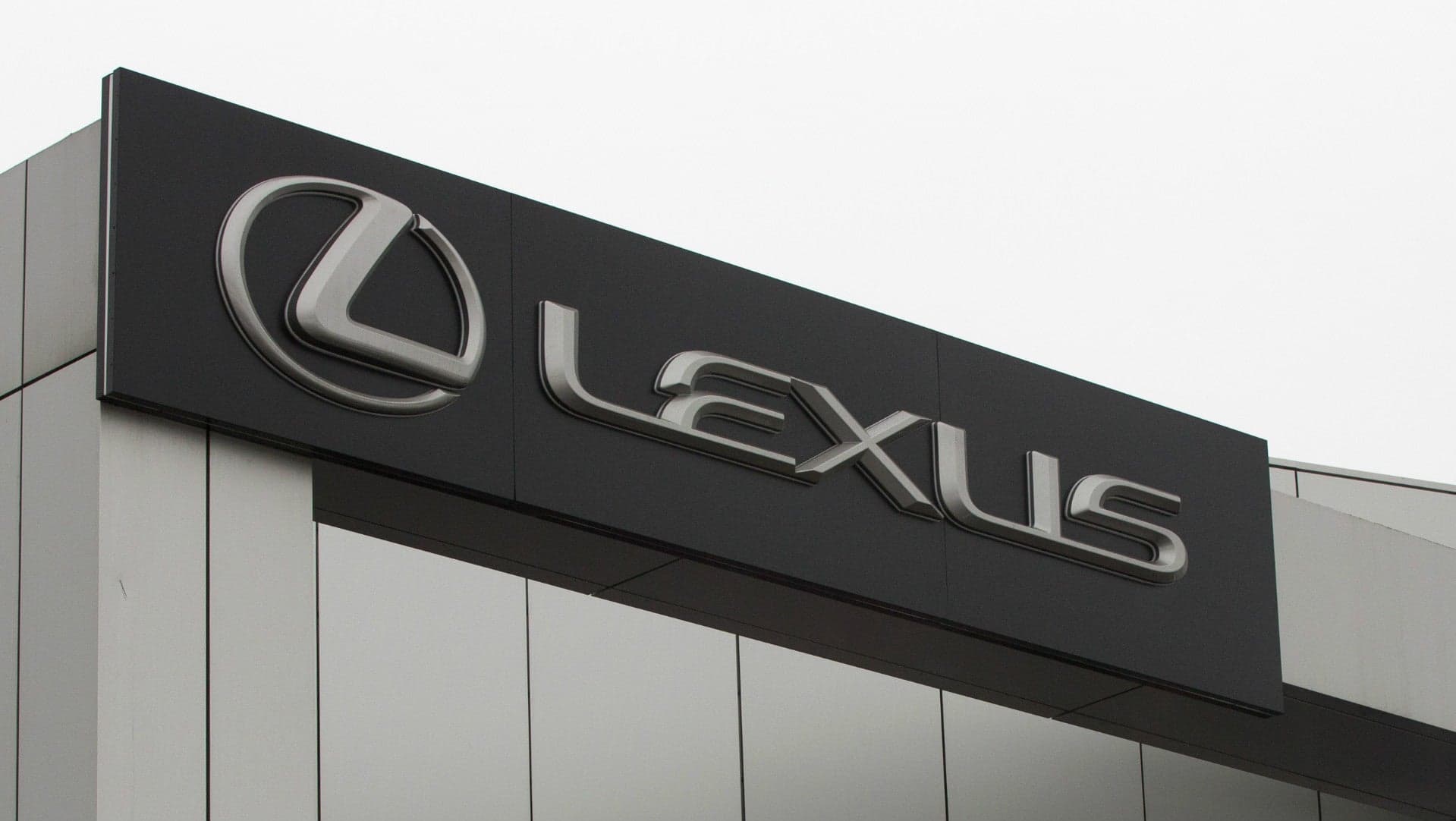 Lexus Turns Handicapped Parking Spots into ‘Lexus Only’ Zone at Calgary Airport