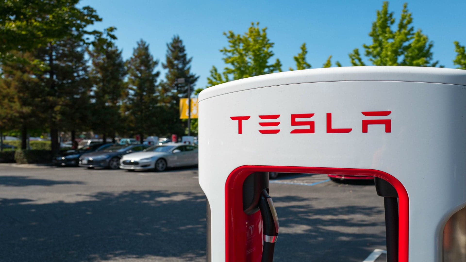 Solar Eclipse Traffic Made Tesla Supercharging Almost Impossible in Some Places