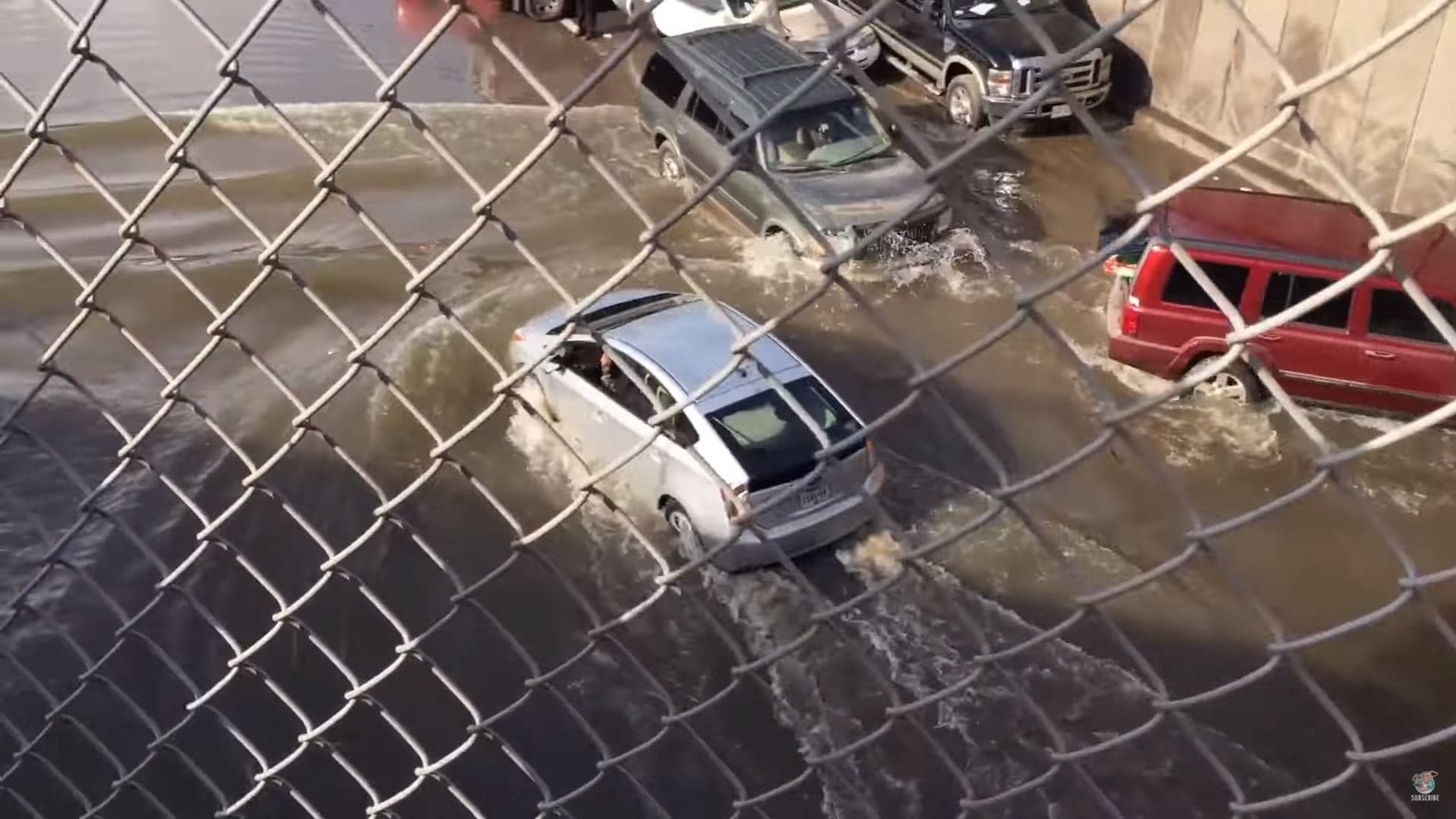 Watch a Toyota Prius Drive Through a Houston Flood Like It’s Nothing