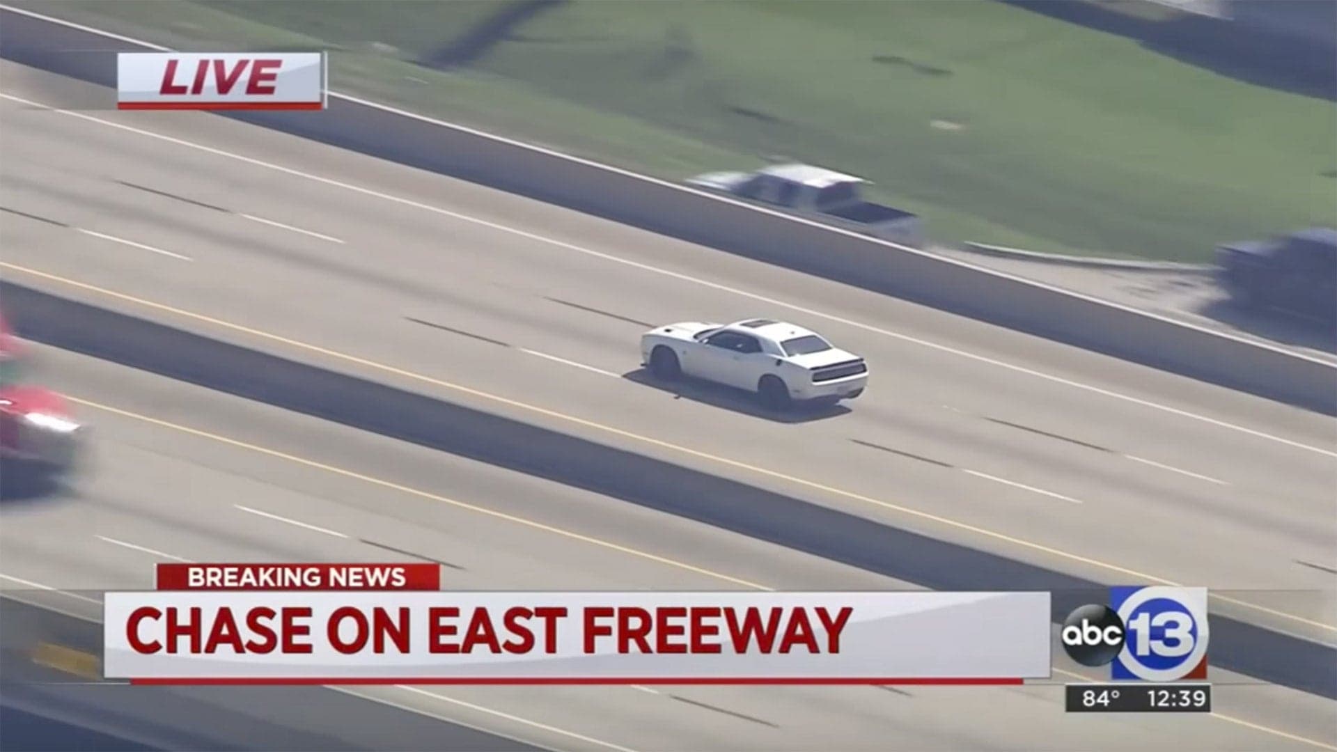 Watch This Allegedly Stolen Dodge Challenger Hellcat Rip Down Texas Highways