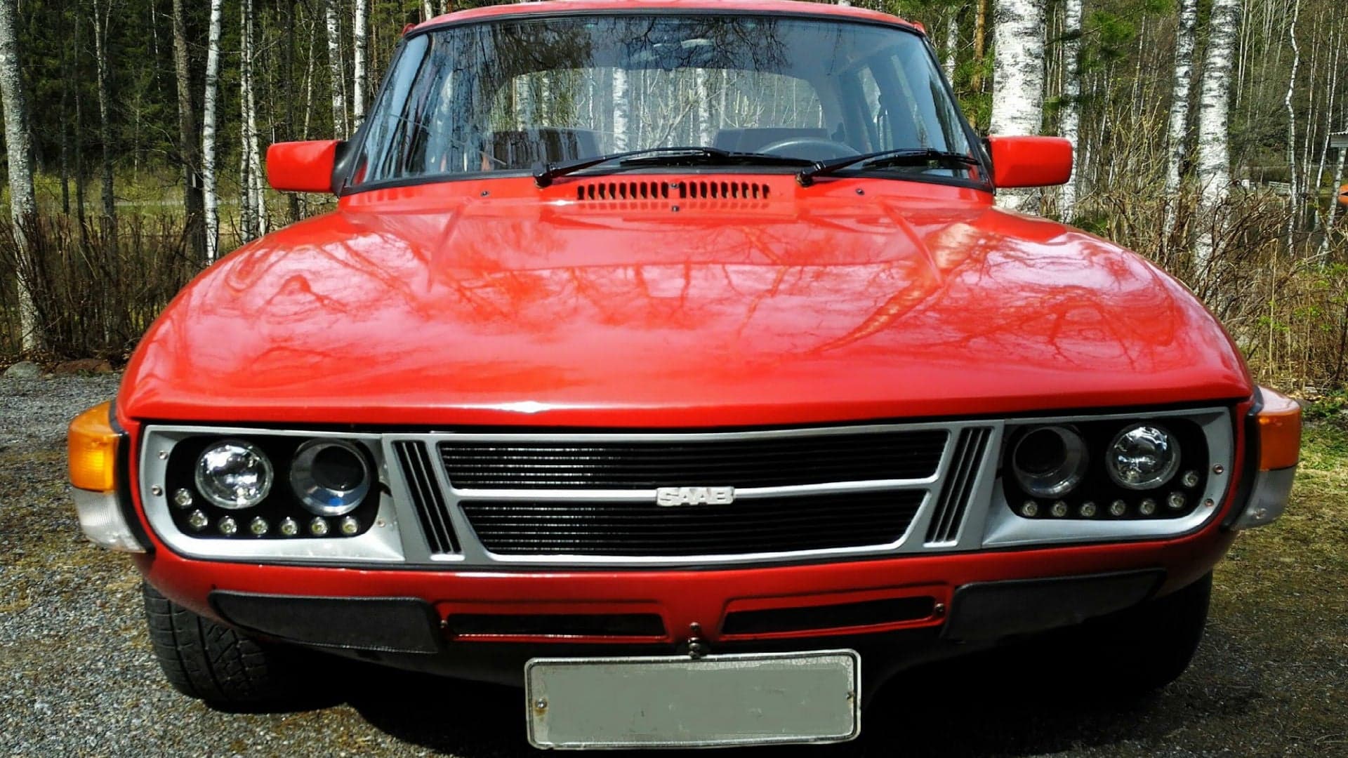 Some Fine Man Built His Own Electric Saab 99