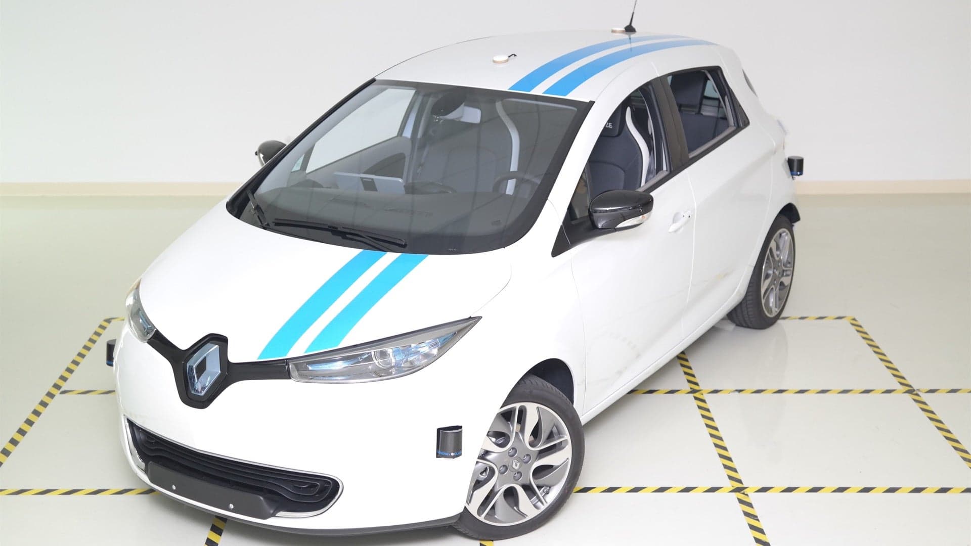 Renault Demonstrates Autonomous Collision Avoidance in Dramatic Fashion