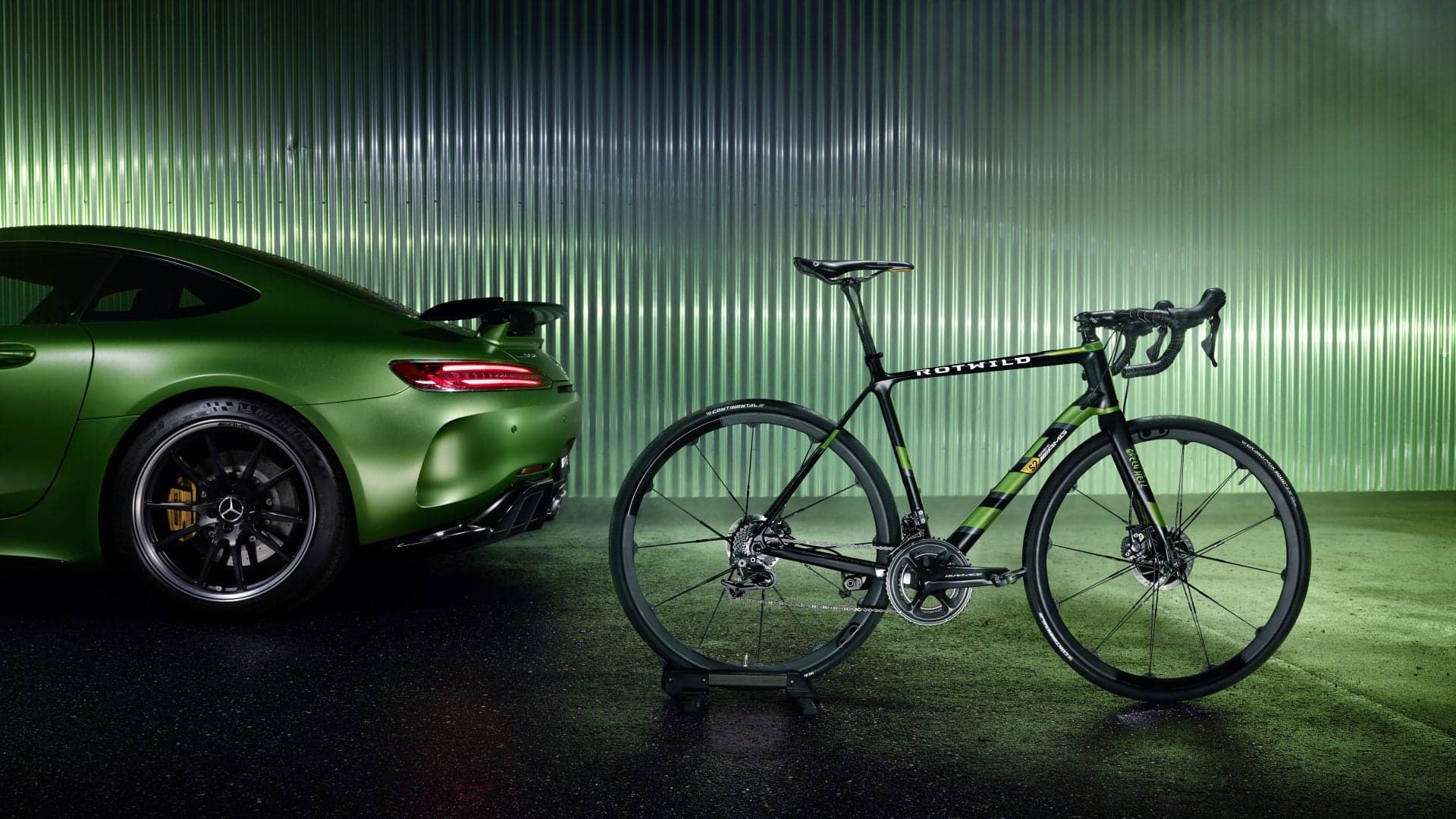 This Rotwild R.S2 Racing Bike Is Inspired by the Mercedes-AMG GT R