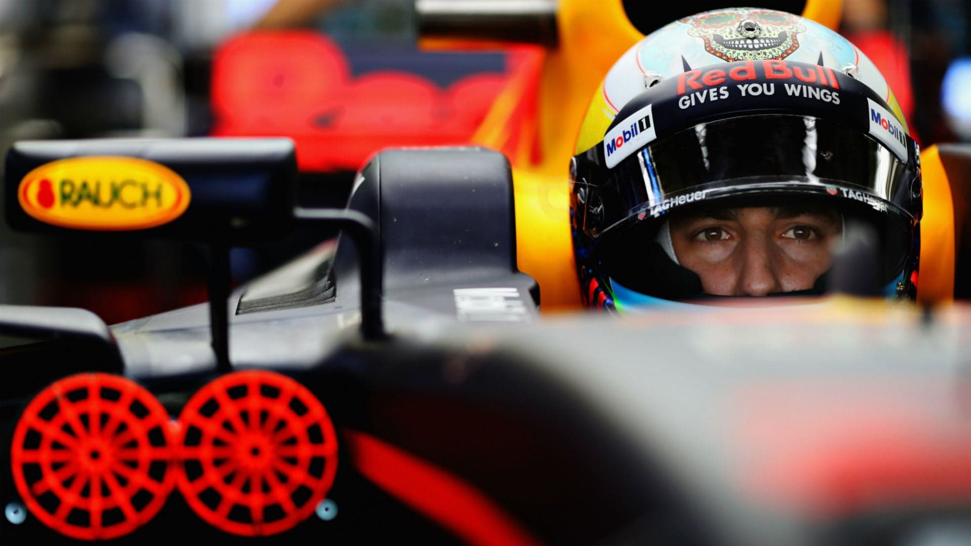 Red Bull Willing to Wait on Ricciardo Until Next Season