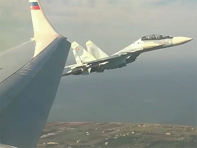 Su-30s Acted As Infrared “Heat Traps” For Putin’s Arrival In Syria Aboard A Tu-214PU