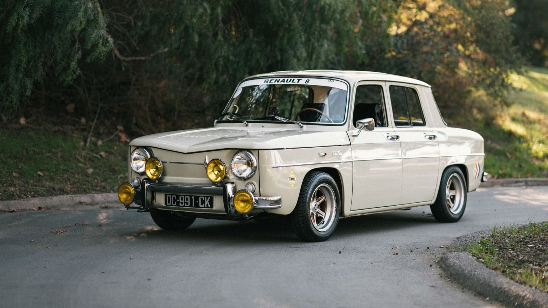This Imported Renault 8 Makes a Great Vintage Rally Car