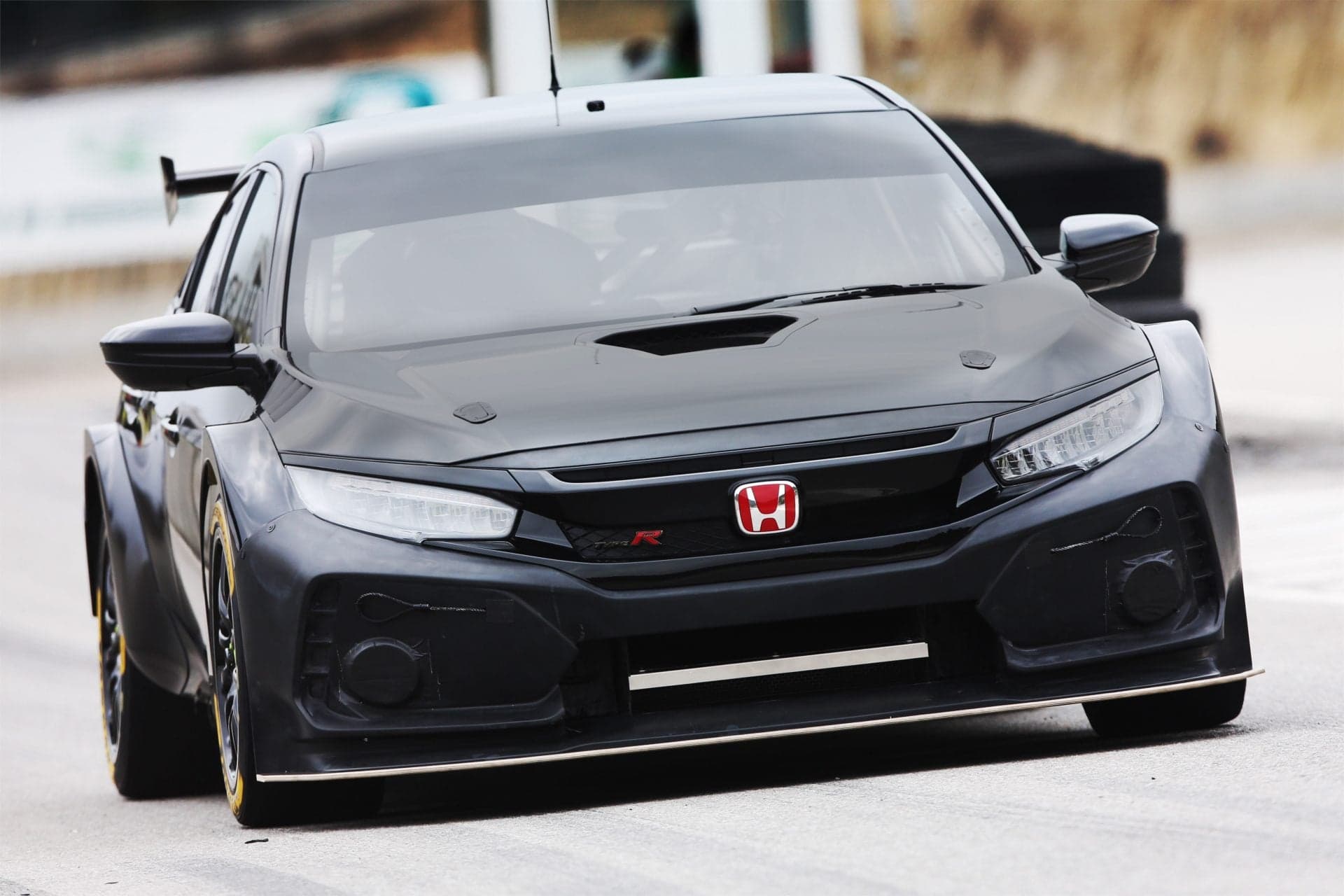 Halfords Yuasa Racing Tests New Civic Type R
