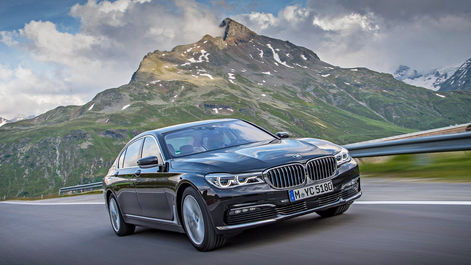 2018 BMW 740e xDrive iPerformance Review: Plug It In, Plug It In…for 10 Miles of Electric Range