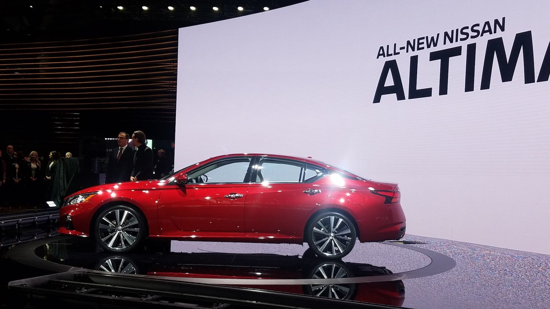 At New York Auto Show, 2019 Nissan Altima Steals BMW’s Interior, Sticks it to Accord, Camry