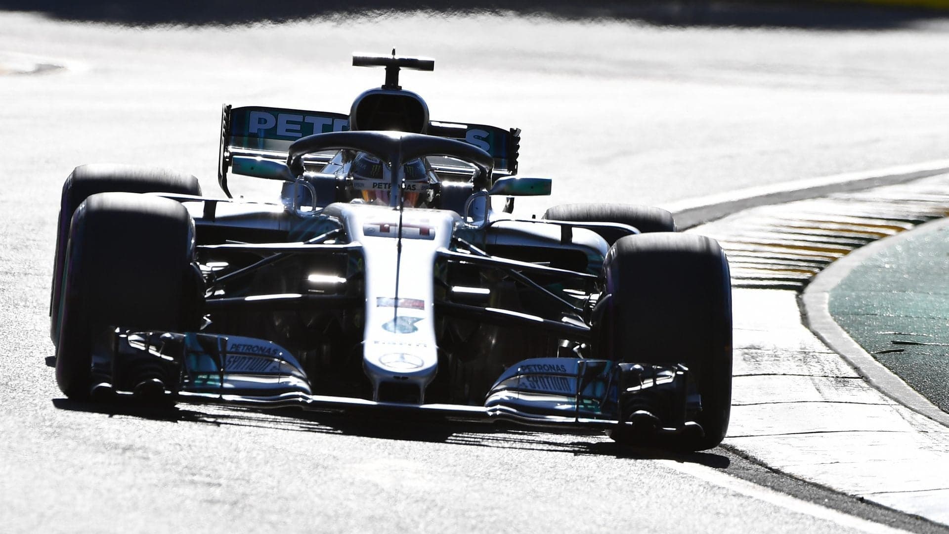 Lewis Hamilton Secures Pole for the 2018 Australian Grand Prix