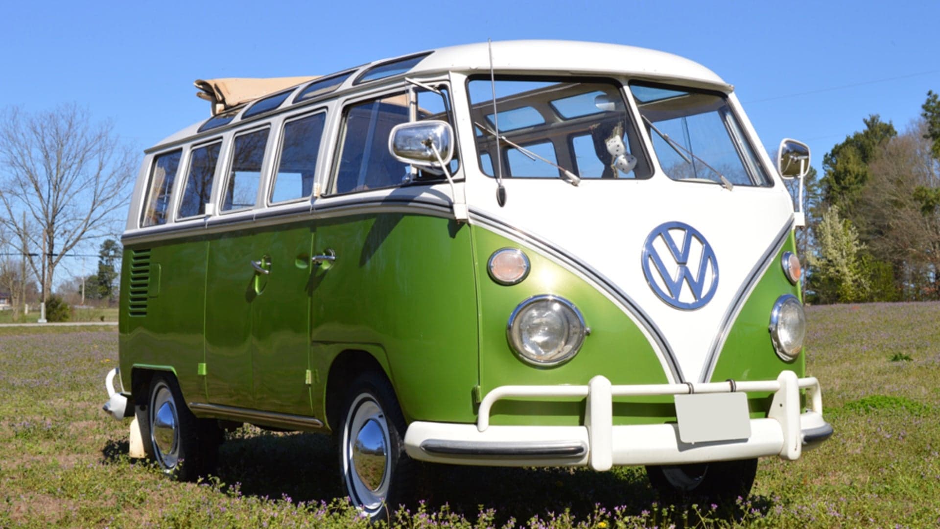 VW Bus From That ’70s Show Could Make Record-Breaking Auction History