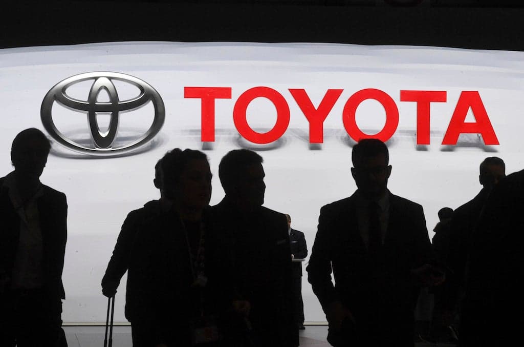 Toyota Patents Off-the-Wall Telescoping Tail Feature