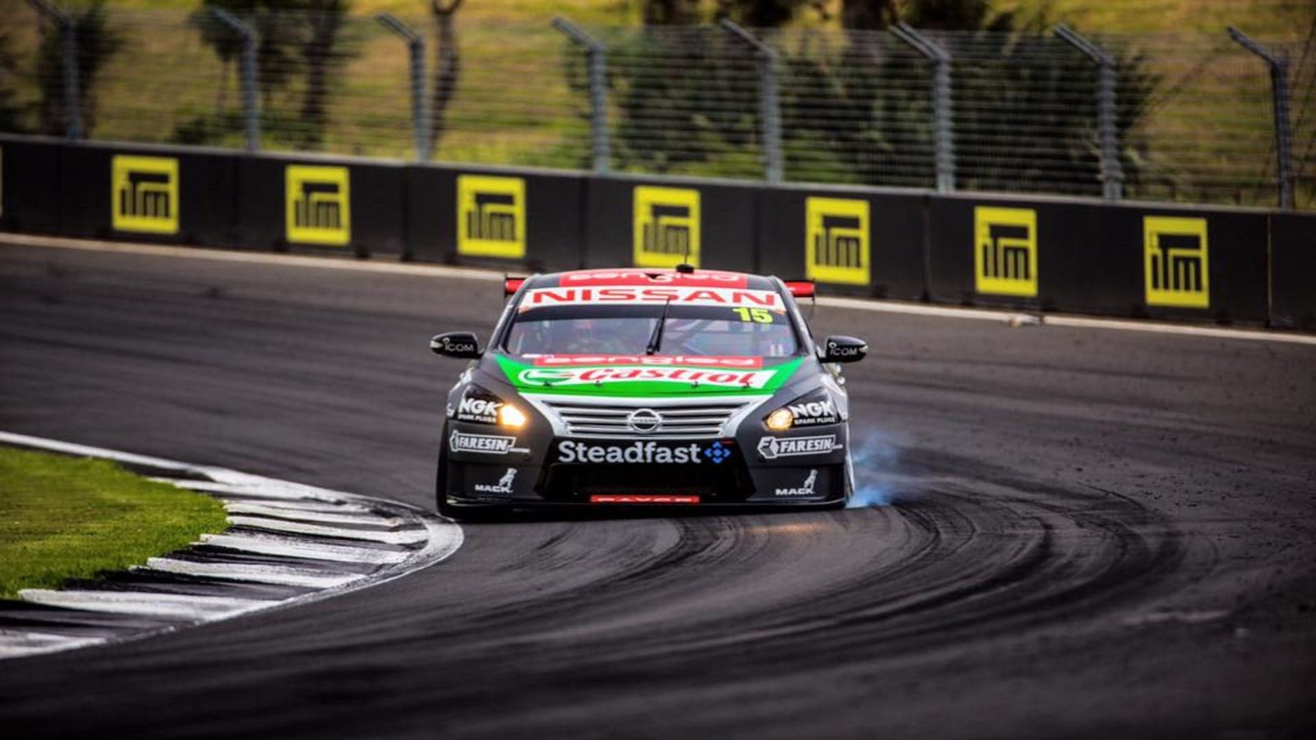 Nissan Ends Factory Supercars Series Race Program Support