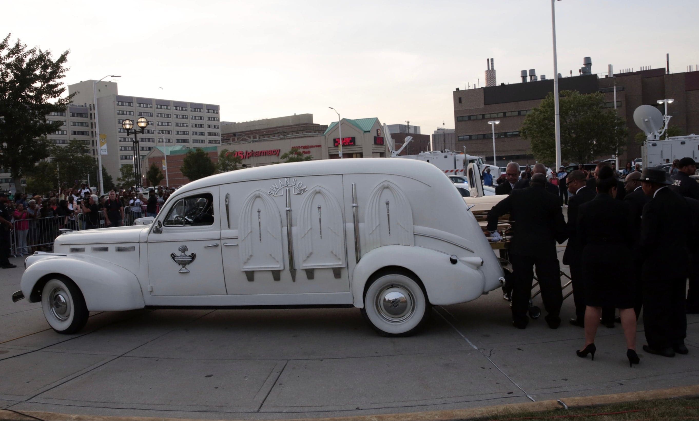 1940 LaSalle Hearse Carries Aretha Franklin’s Body in Detroit for Final Farewell Tour