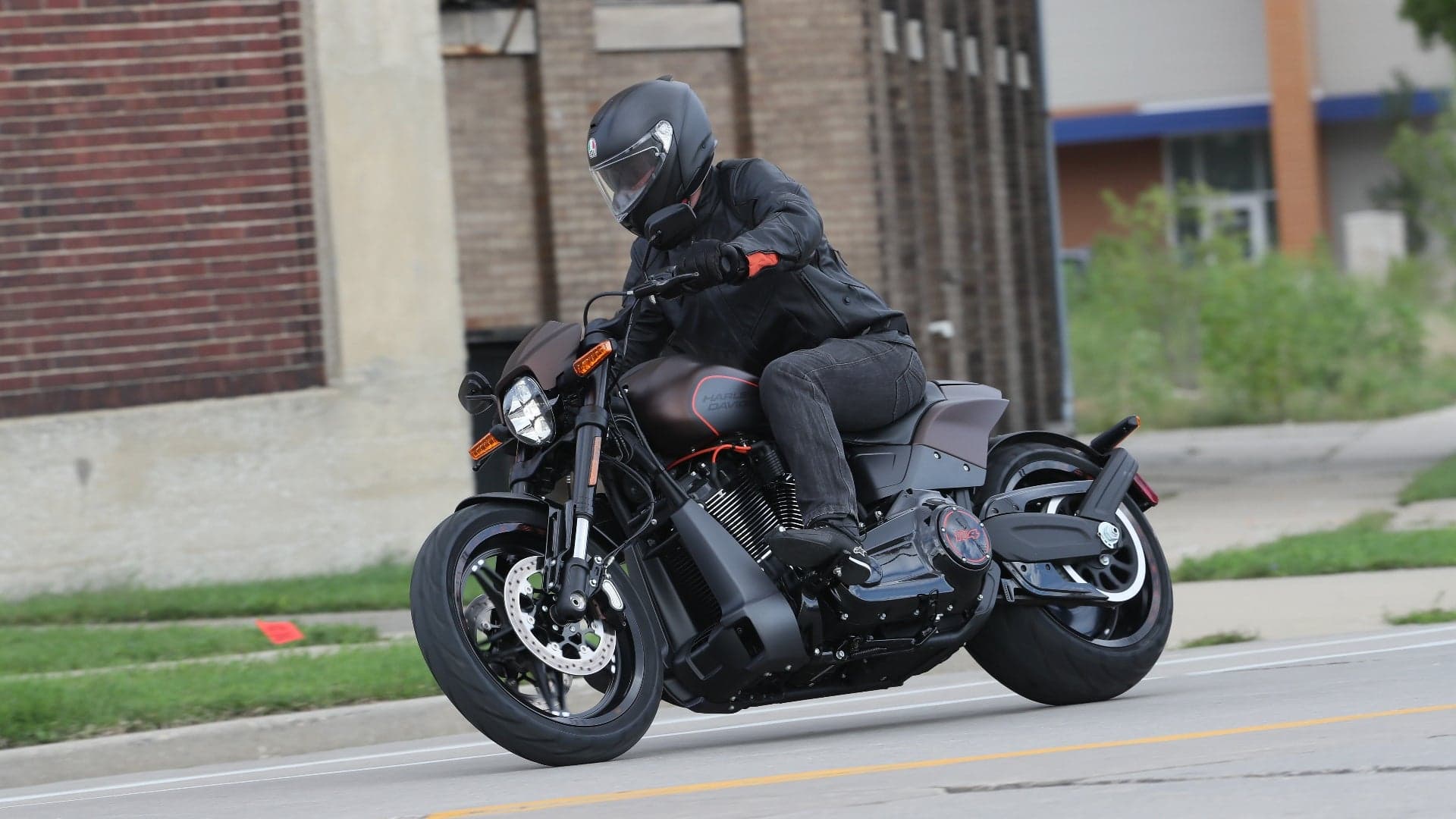 2019 Harley-Davidson FXDR 114 First Ride Review: Strong Performance, Ridiculous Ergonomics