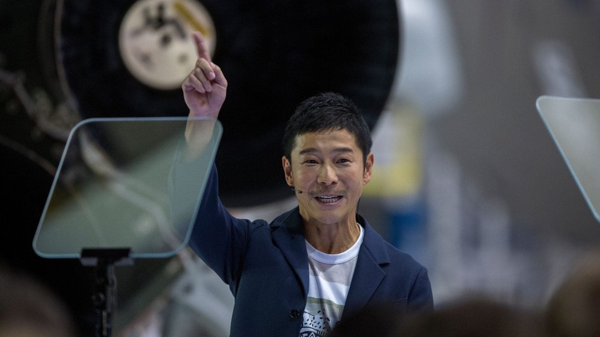 Japanese Billionaire Yusaku Maezawa Identified as SpaceX Moon Passenger