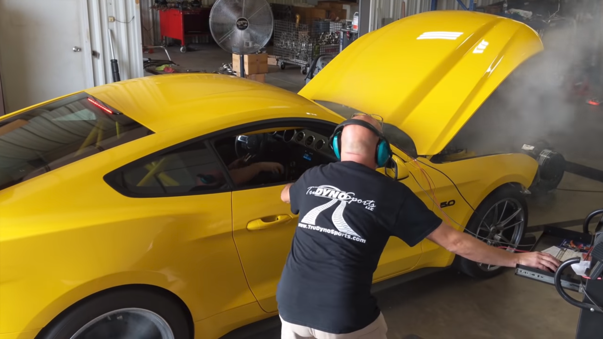 Watch a 1,000-HP Twin-Turbo Mustang Blow Its Engine on a Dyno