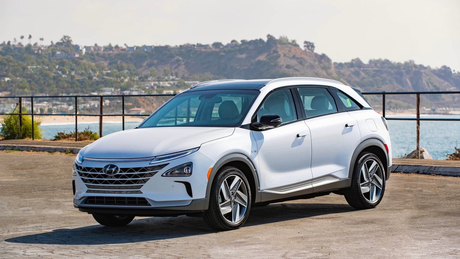 Hyundai Nexo Hydrogen Fuel-Cell SUV Will Go on Sale by End of Year