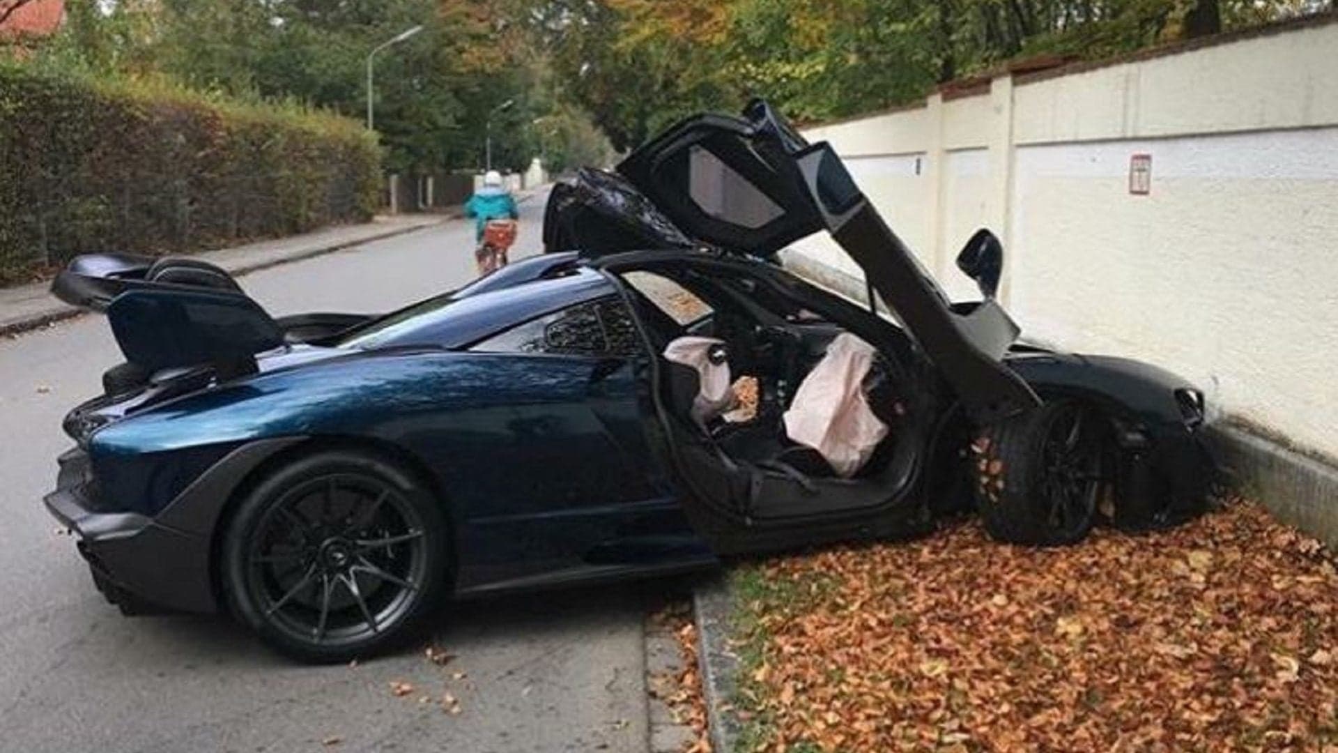 World’s First McLaren Senna Crash Comes On The Day It Was Delivered
