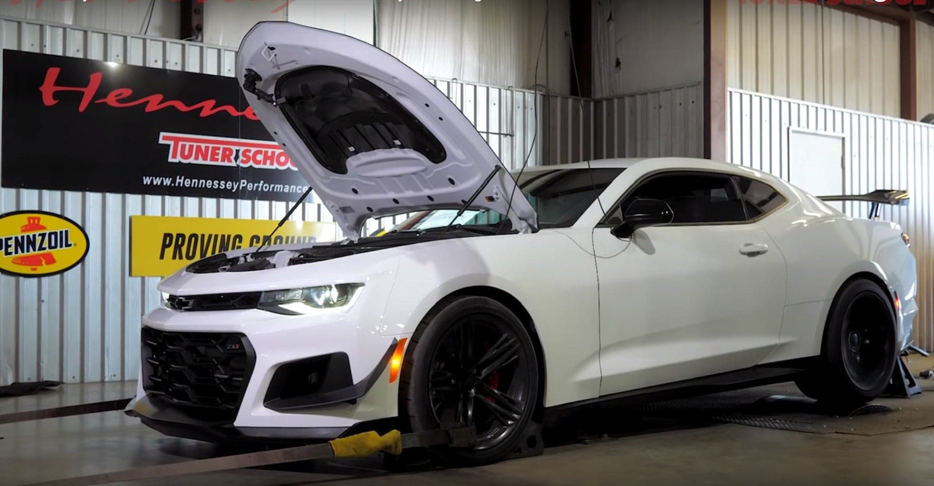 Listen to a Chevrolet Camaro ZL1 Tuned to 750 Horsepower Crush the Dyno