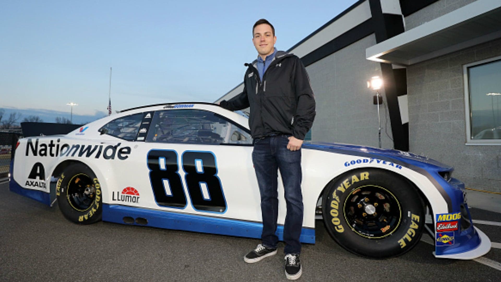 Alex Bowman Unveils 2019 NASCAR Nationwide Chevrolet Paint Scheme