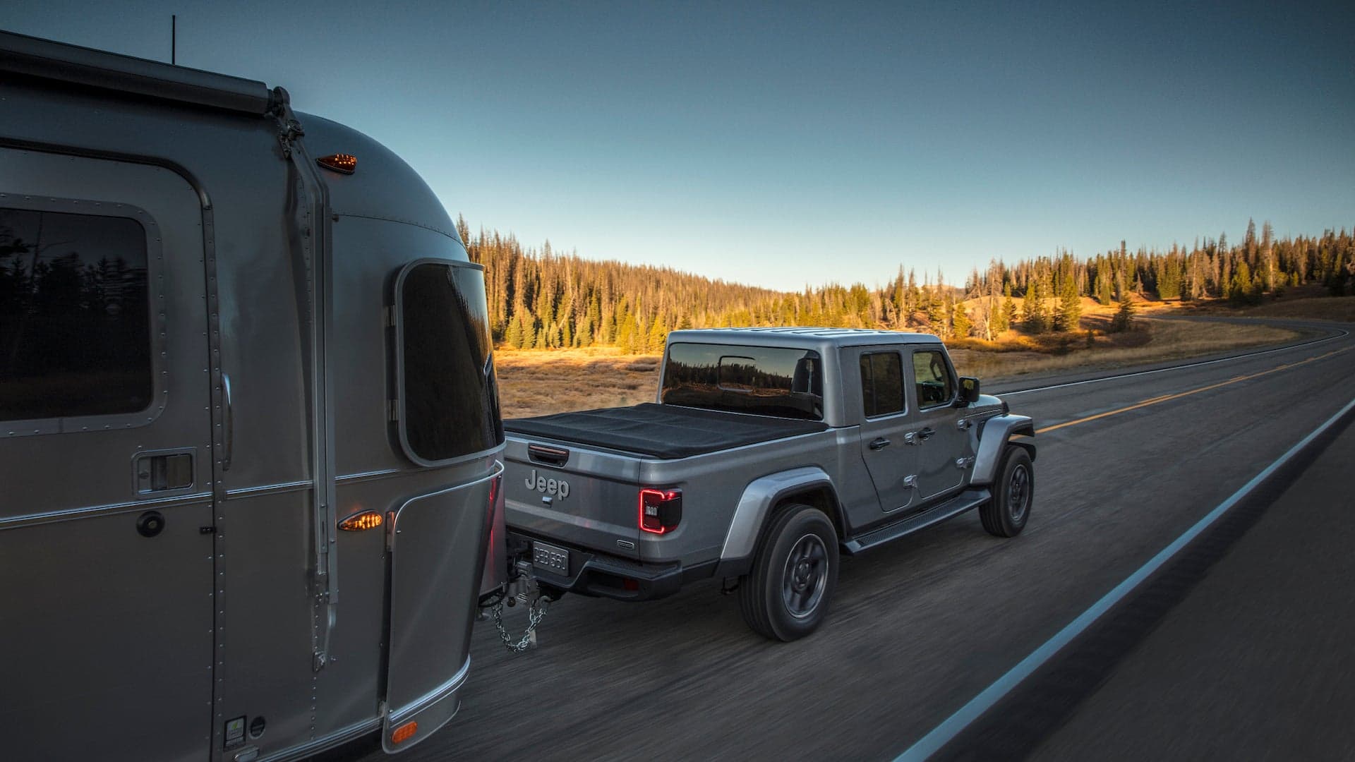 This Is Why the 2020 Jeep Gladiator Won’t Get the Hybrid Four-Cylinder Engine