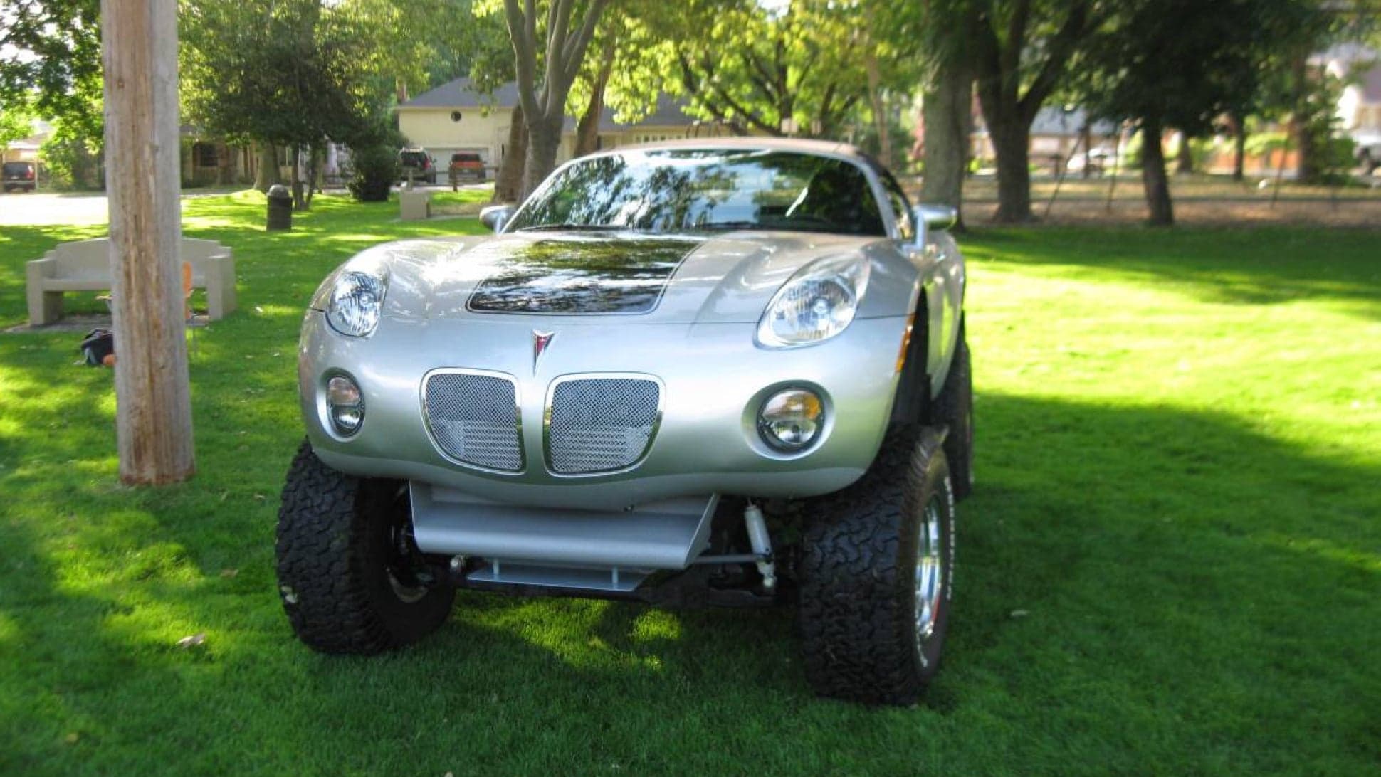 This Apocalypse-Grade, Lifted Pontiac Solstice Is Too Good for Such a Try-Hard Macho Craigslist Ad