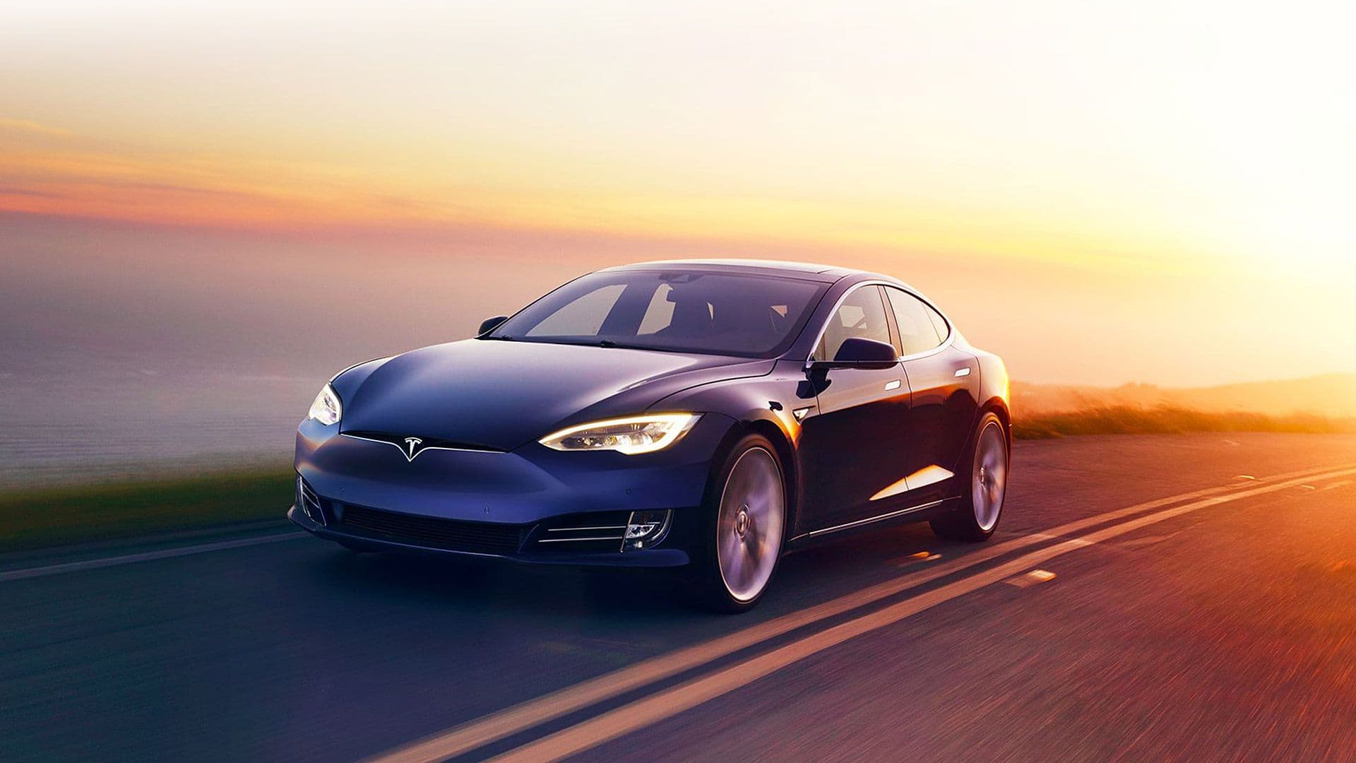 Cops Chase Tesla Model S for 7 Miles, Driver Supposedly Asleep After Drinking Too Much