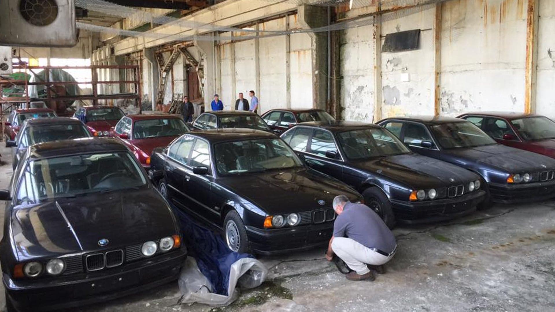 11 Brand-New, Time Capsule 1994 BMW 5 Series Discovered in Bulgarian Warehouse