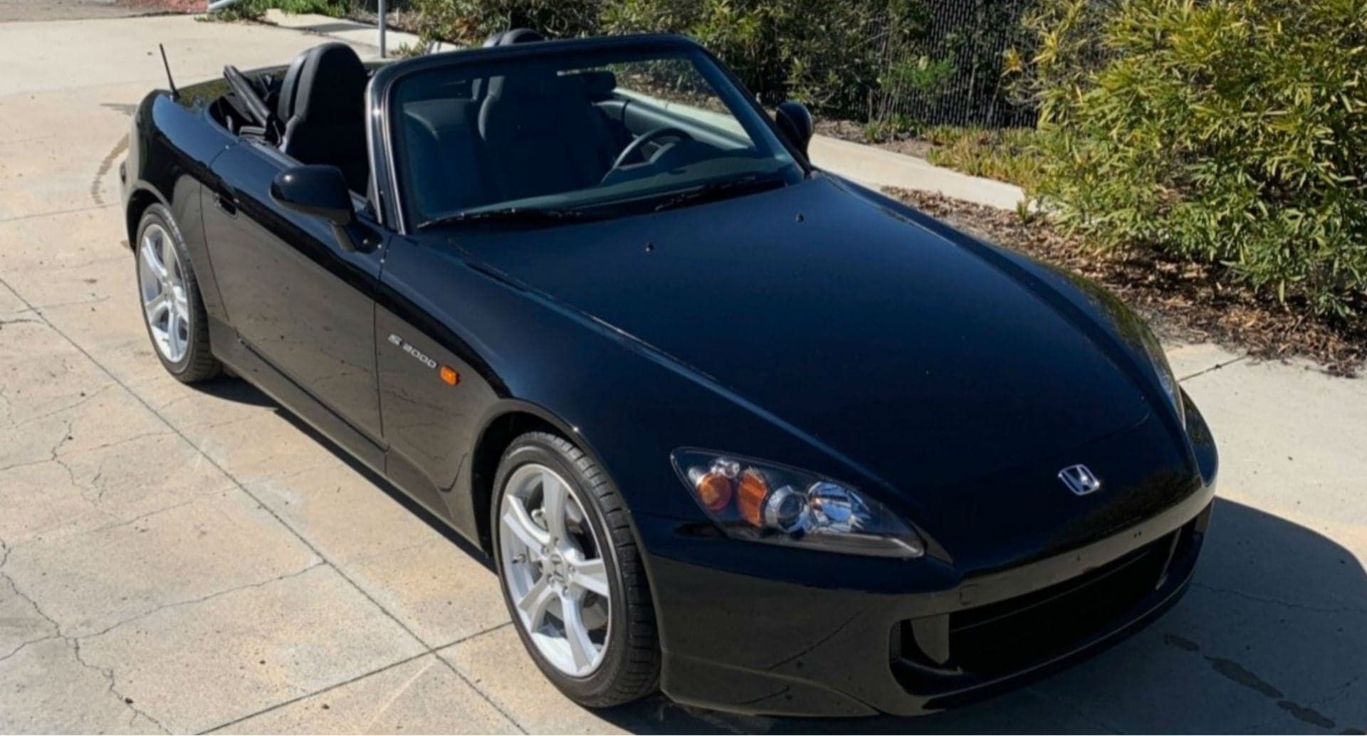 This 91-Mile Honda S2000 Is the Holy Grail for Well-Off VTEC-Lovers