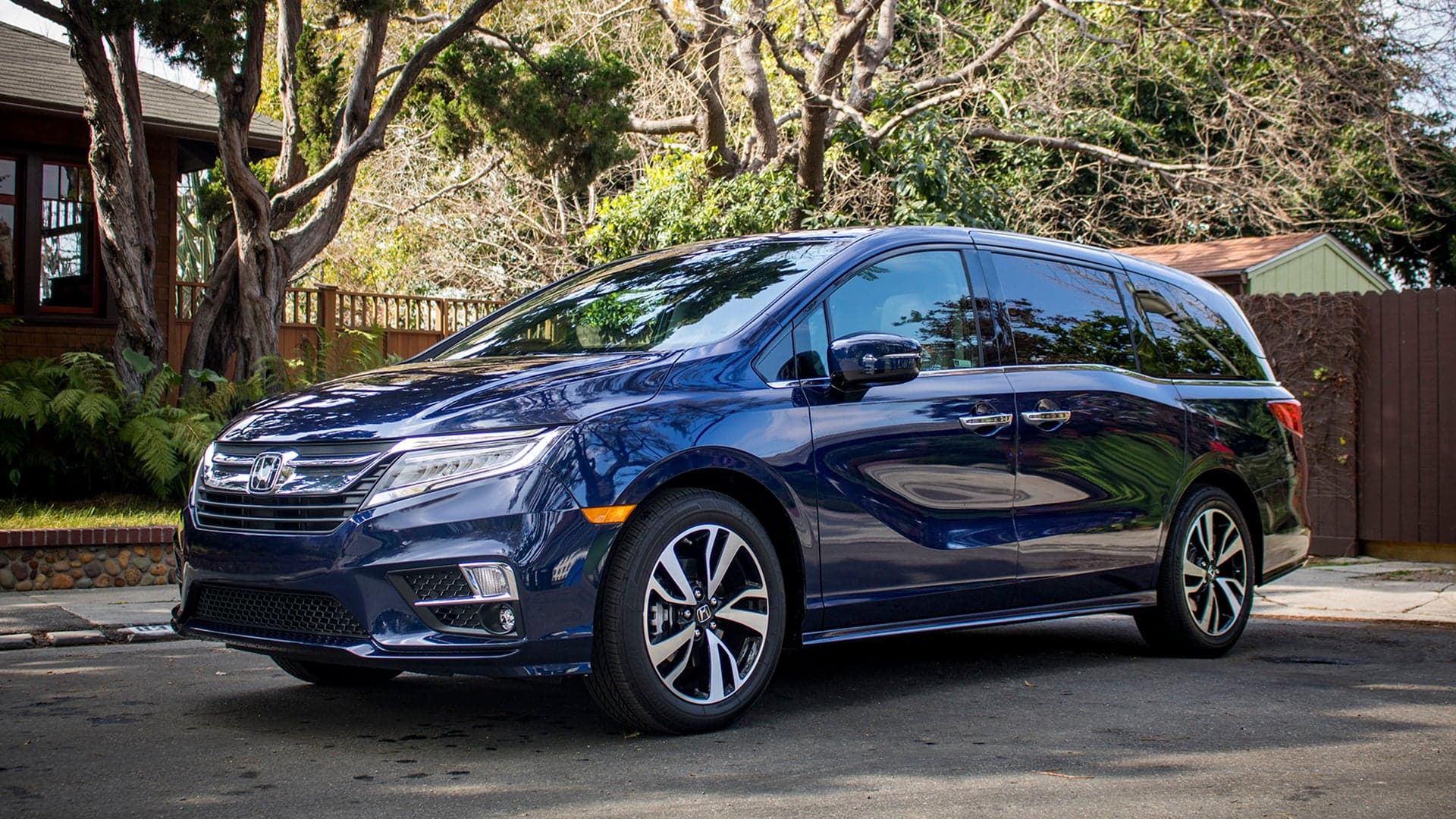 2019 Honda Odyssey Elite Review: The Minivan Grows Up, Just Like You