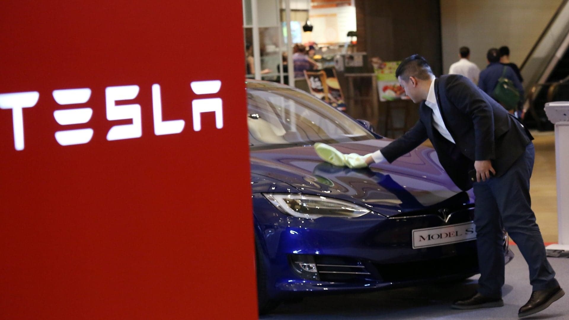 Tesla Issues Over-the-Air Update to Charging Settings After Shanghai Garage Fire Investigation