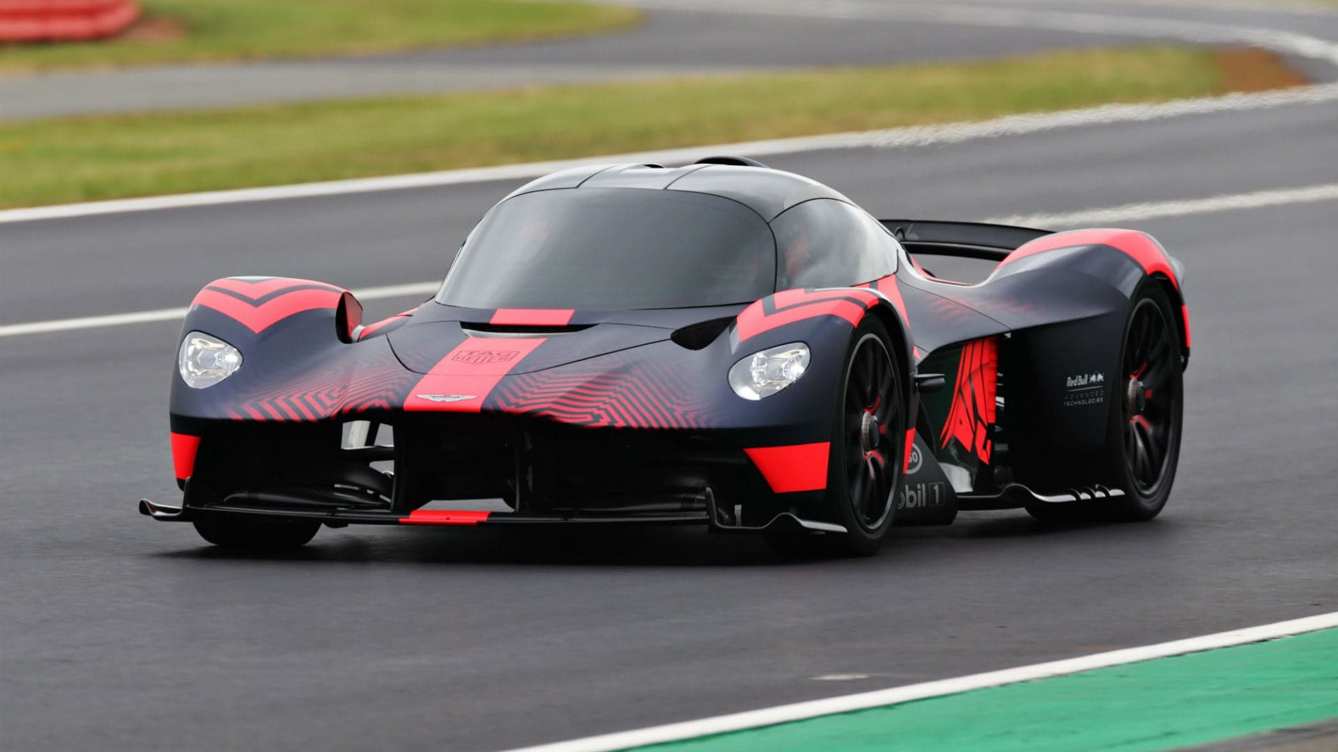 1,160-HP Aston Martin Valkyrie Hypercar Makes Track Debut at Silverstone